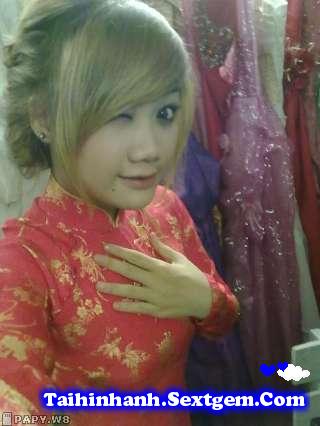 Gái xinh ola khoe hàng khủng , gái xinh vú to đang chat ola 
