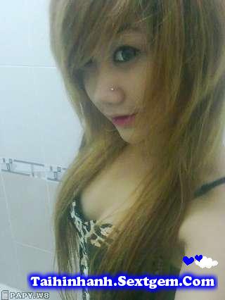 Gái xinh ola khoe hàng khủng , gái xinh vú to đang chat ola 